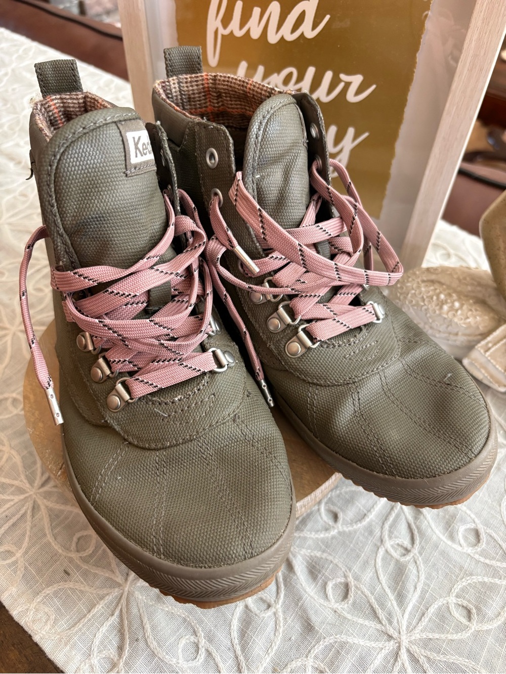 Keds Ladies Scout Boots in Olive Canvas Hiker Boots with Pink Laces